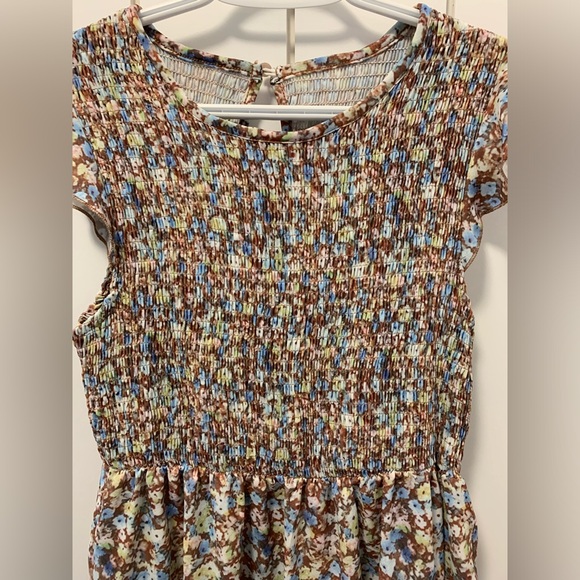 💙2/$10 Floral Dress with Pockets - Picture 3 of 6